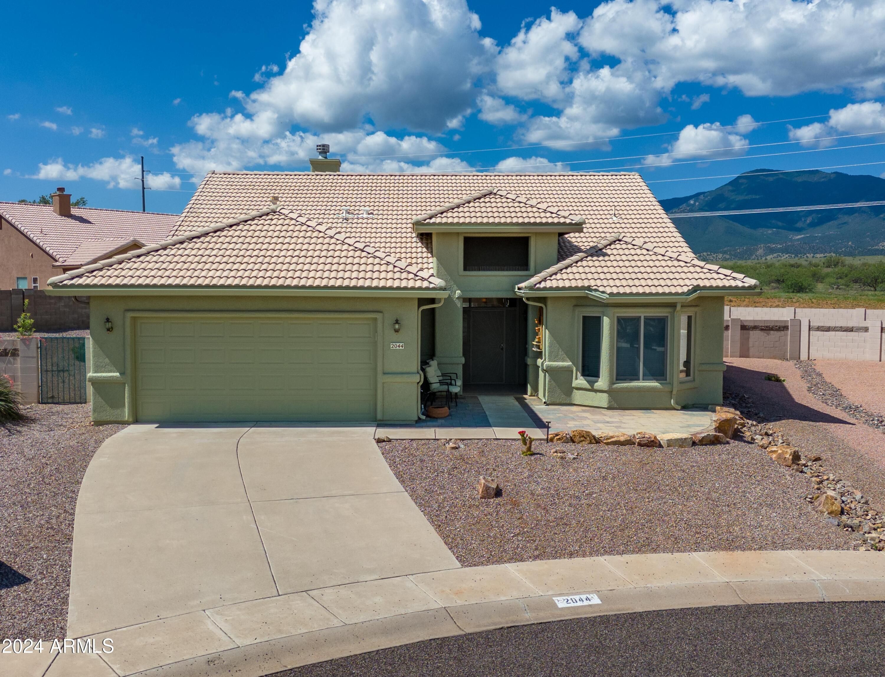 2044 Deepwood Circle