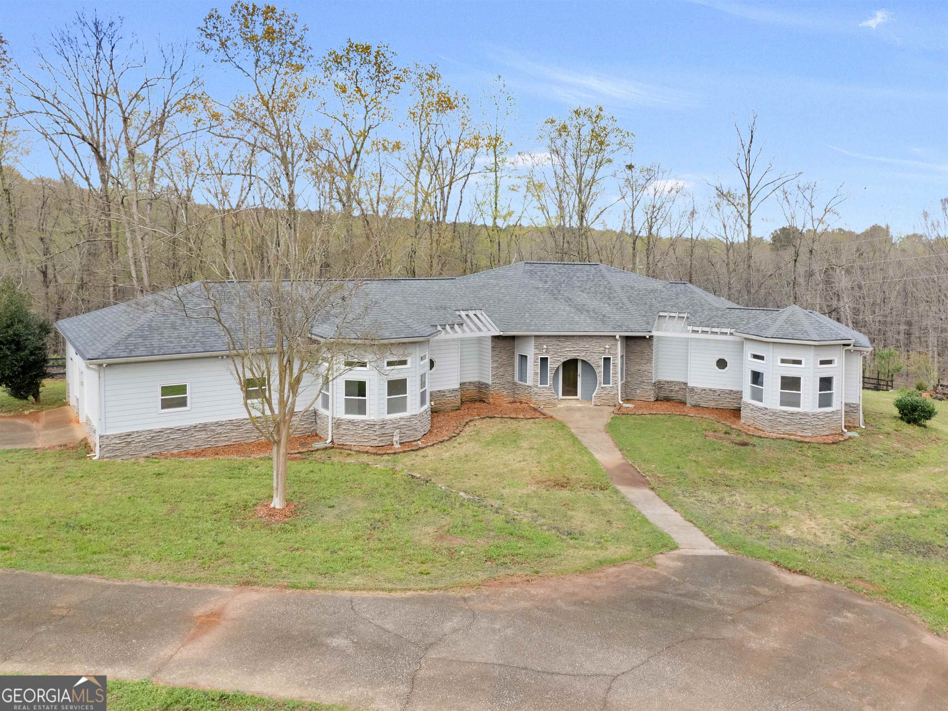 465 Country Side Drive
