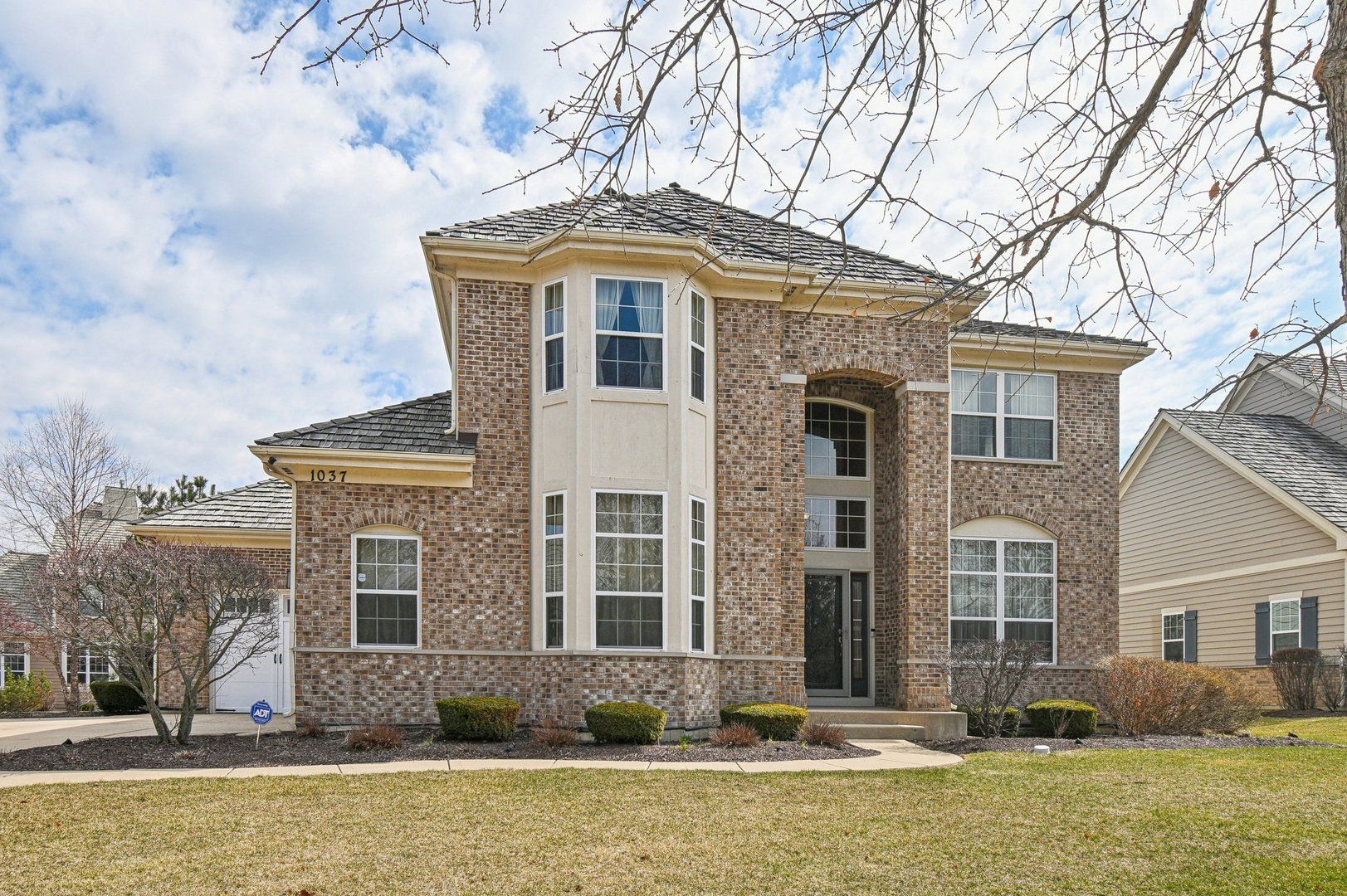 1037 Moray Drive