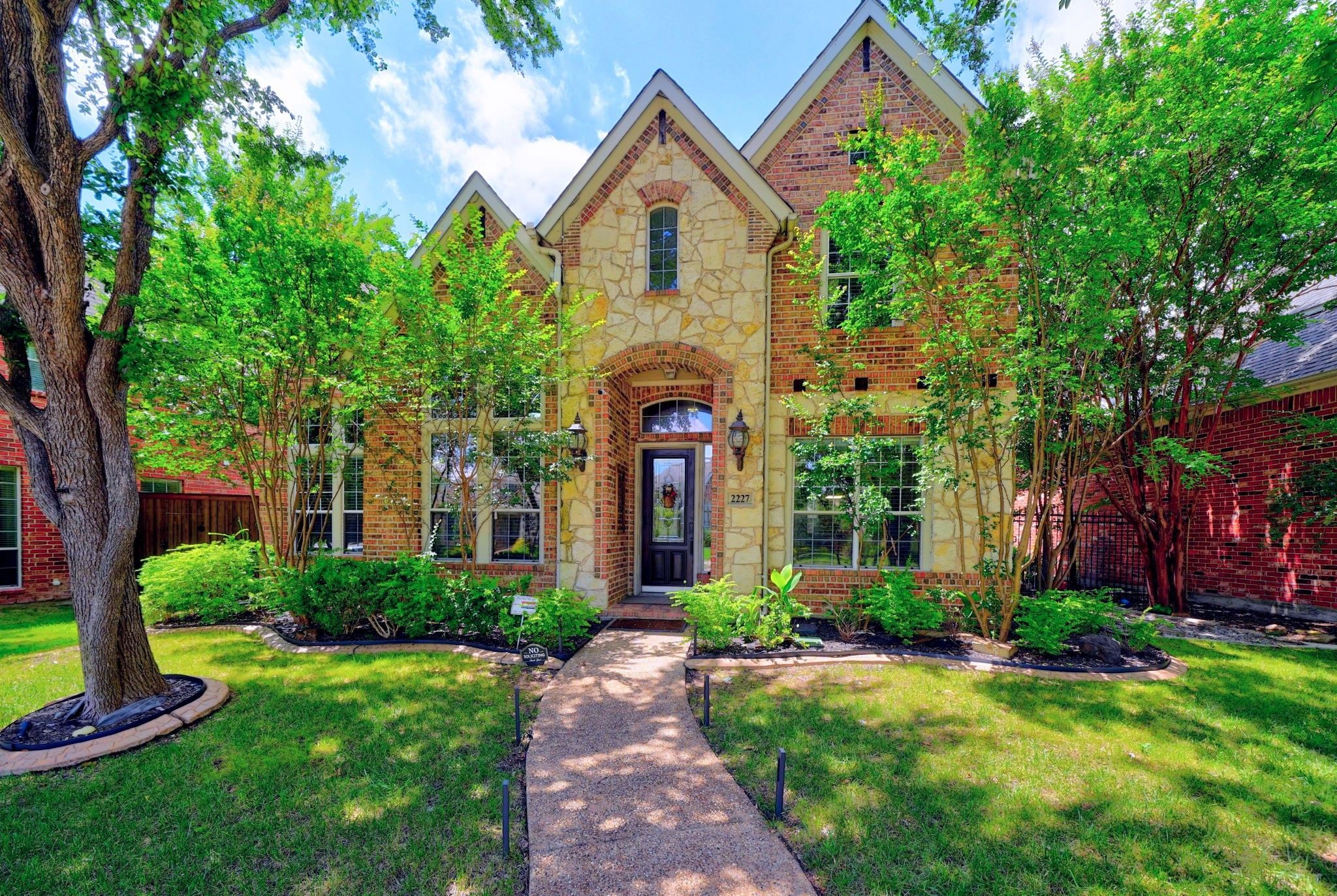 2227 Fox Crossing Lane
