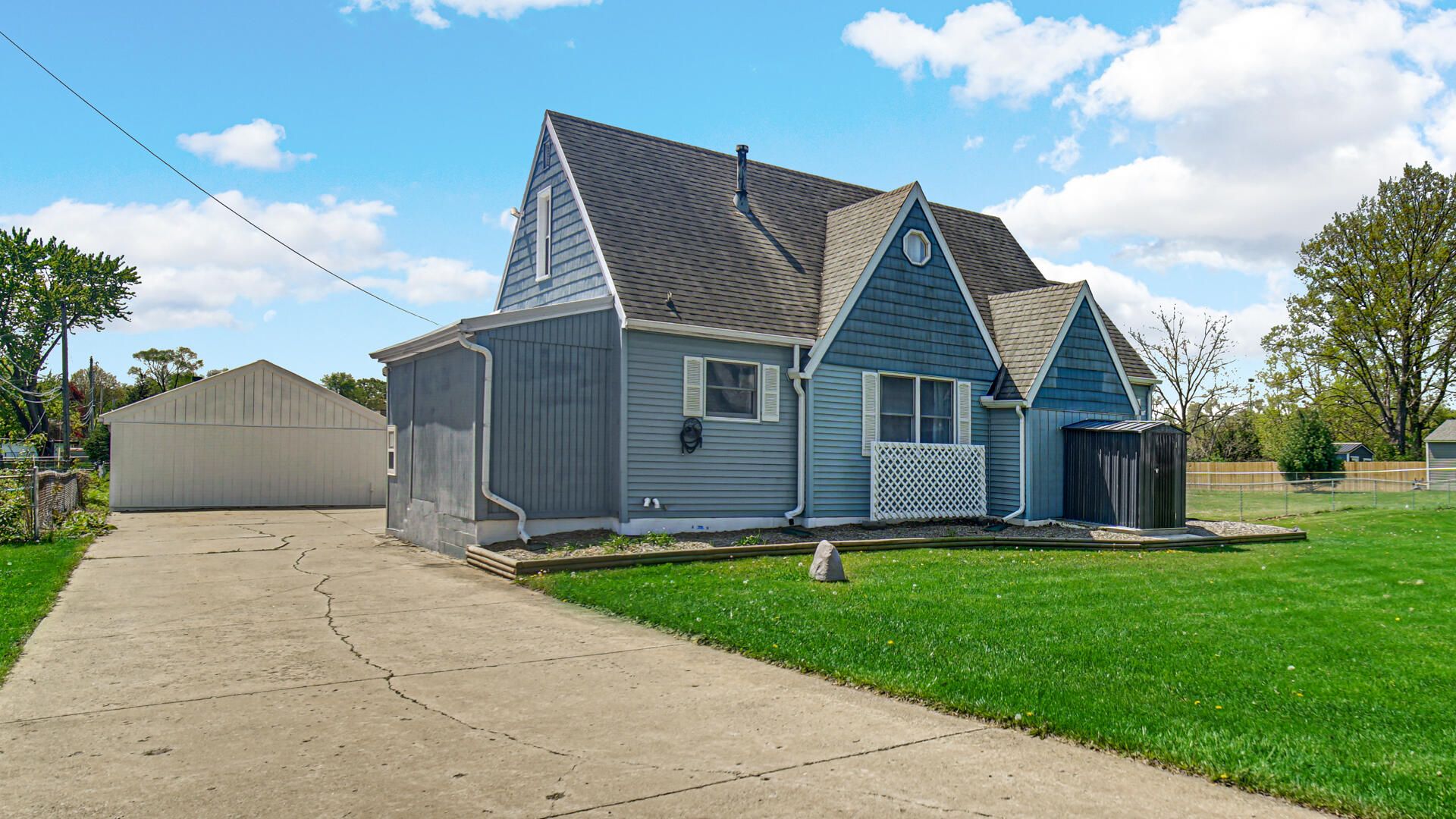 324 W Johnson Road