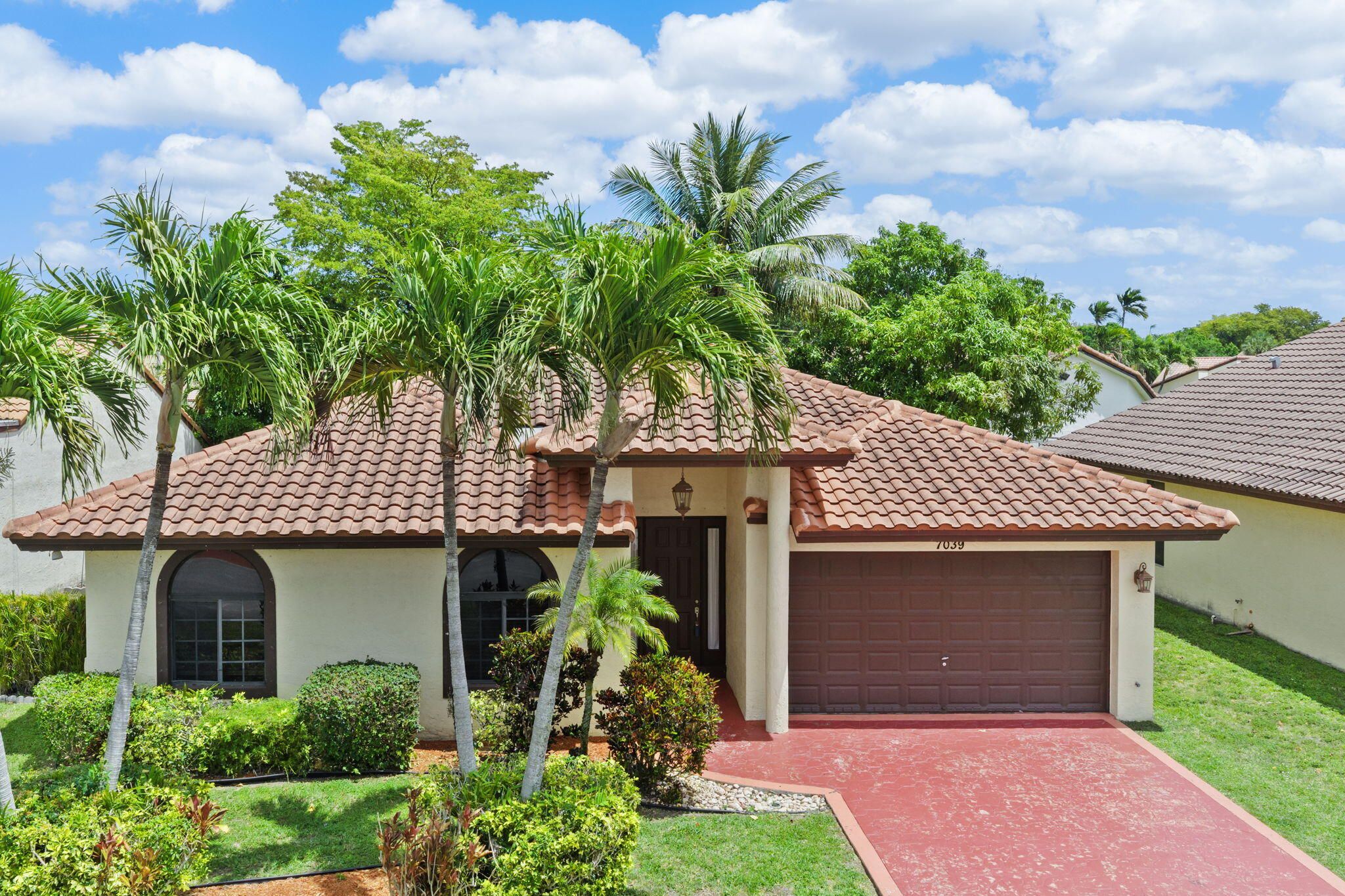 7039 Golf Pointe Circle