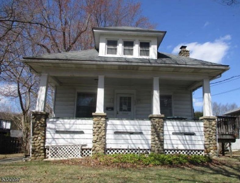 520 Grand Ave