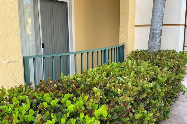 Palm Gardens Doral Fl Homes For Sale Real Estate Neighborhoods Com
