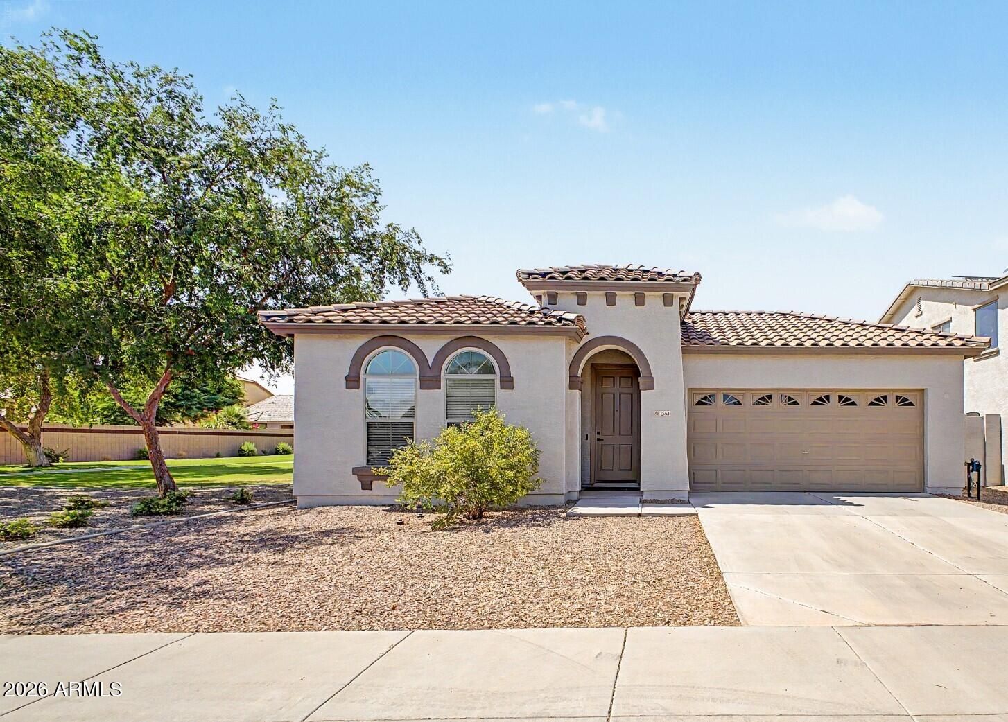 1553 E Prickly Pear Place