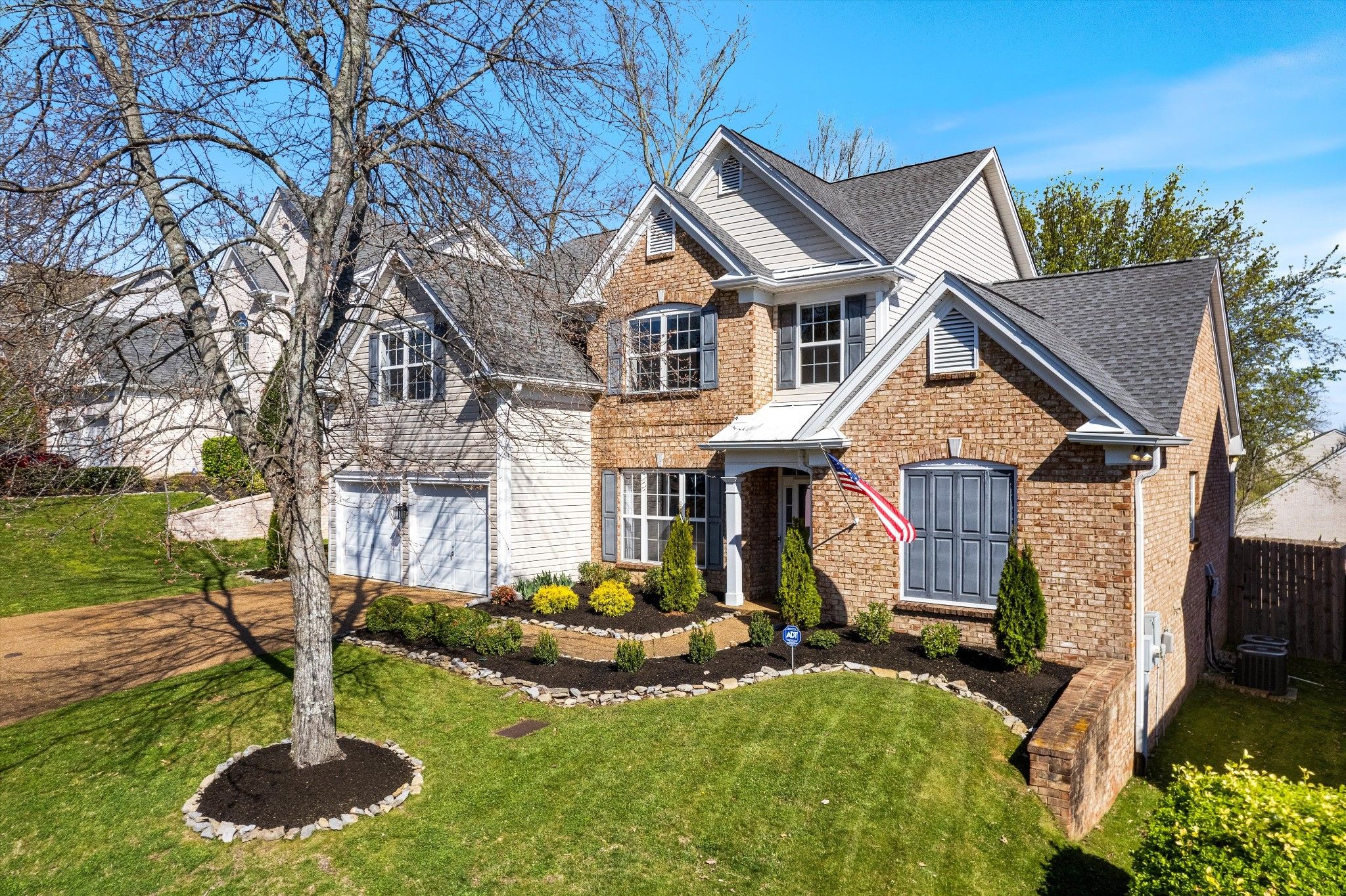 404 Carphilly Ct