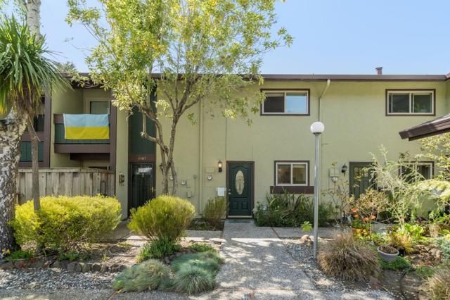 1109 Oddstad Boulevard