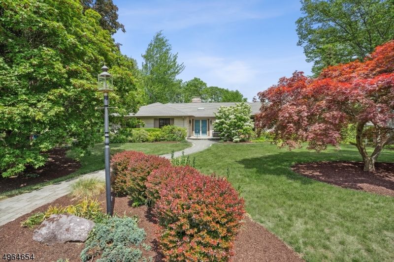 1 Pond Hill Rd