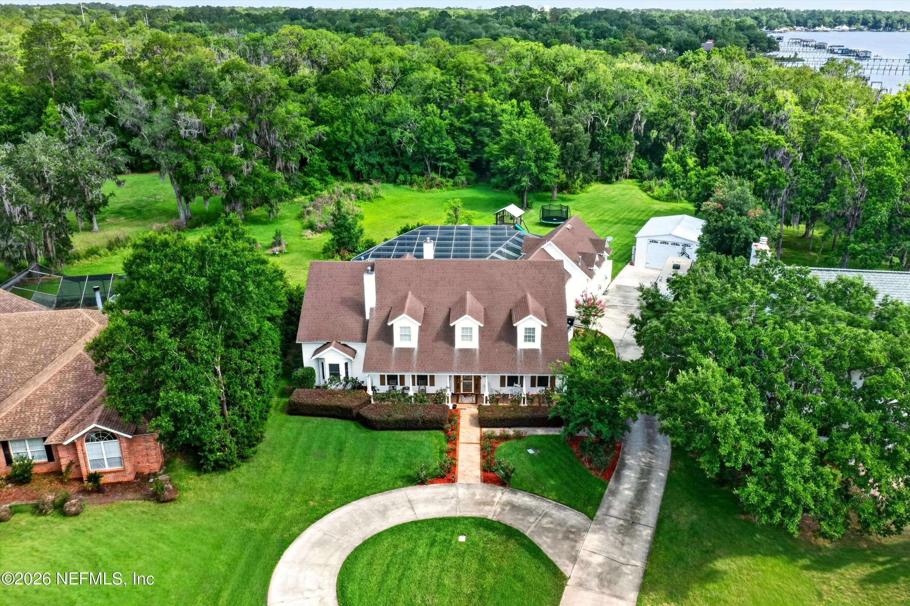 1806 Lakedge Drive