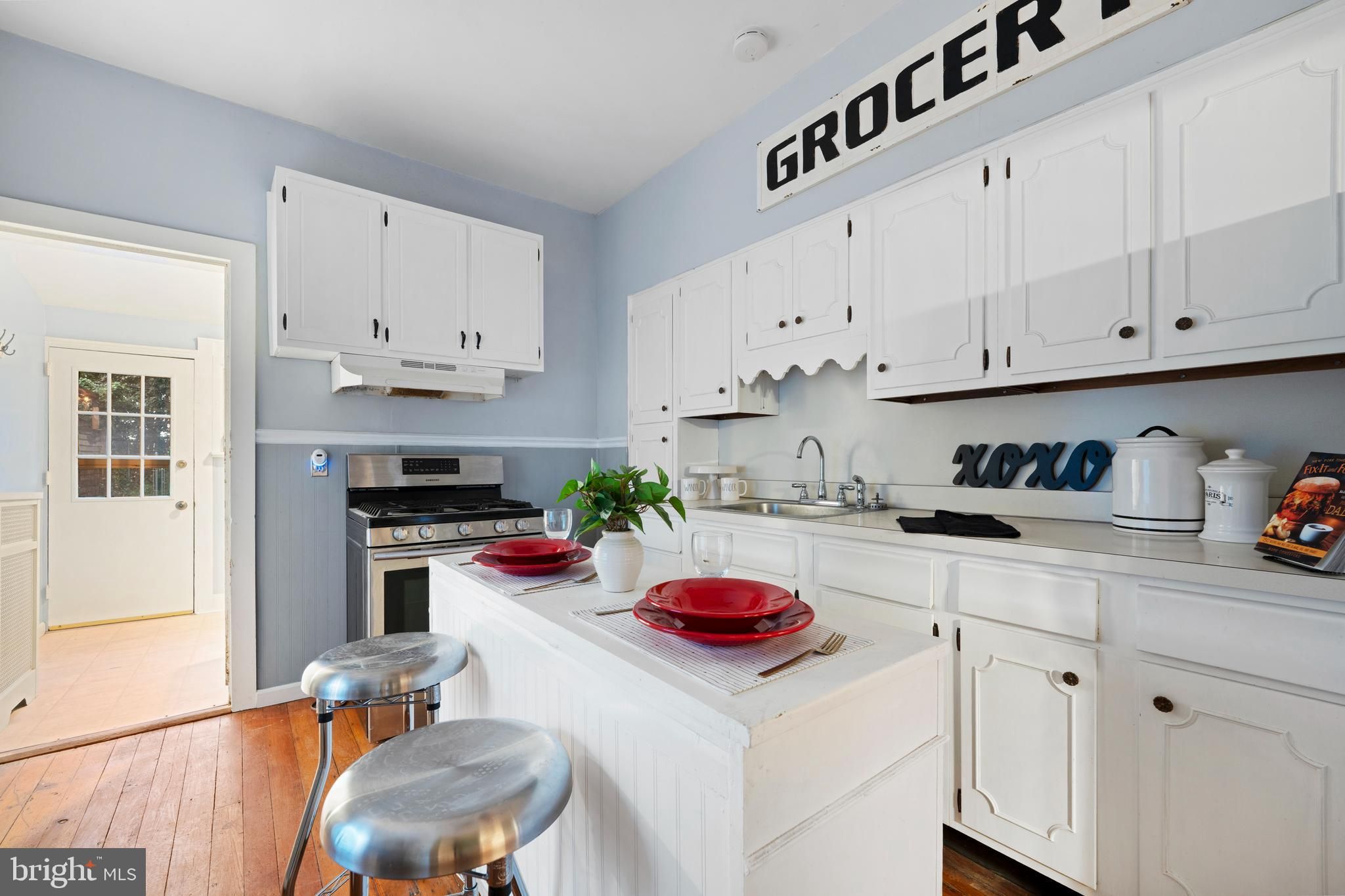 3542 New Queen Street