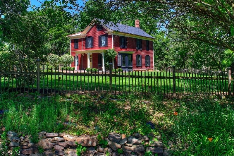 4 Lambert Rd