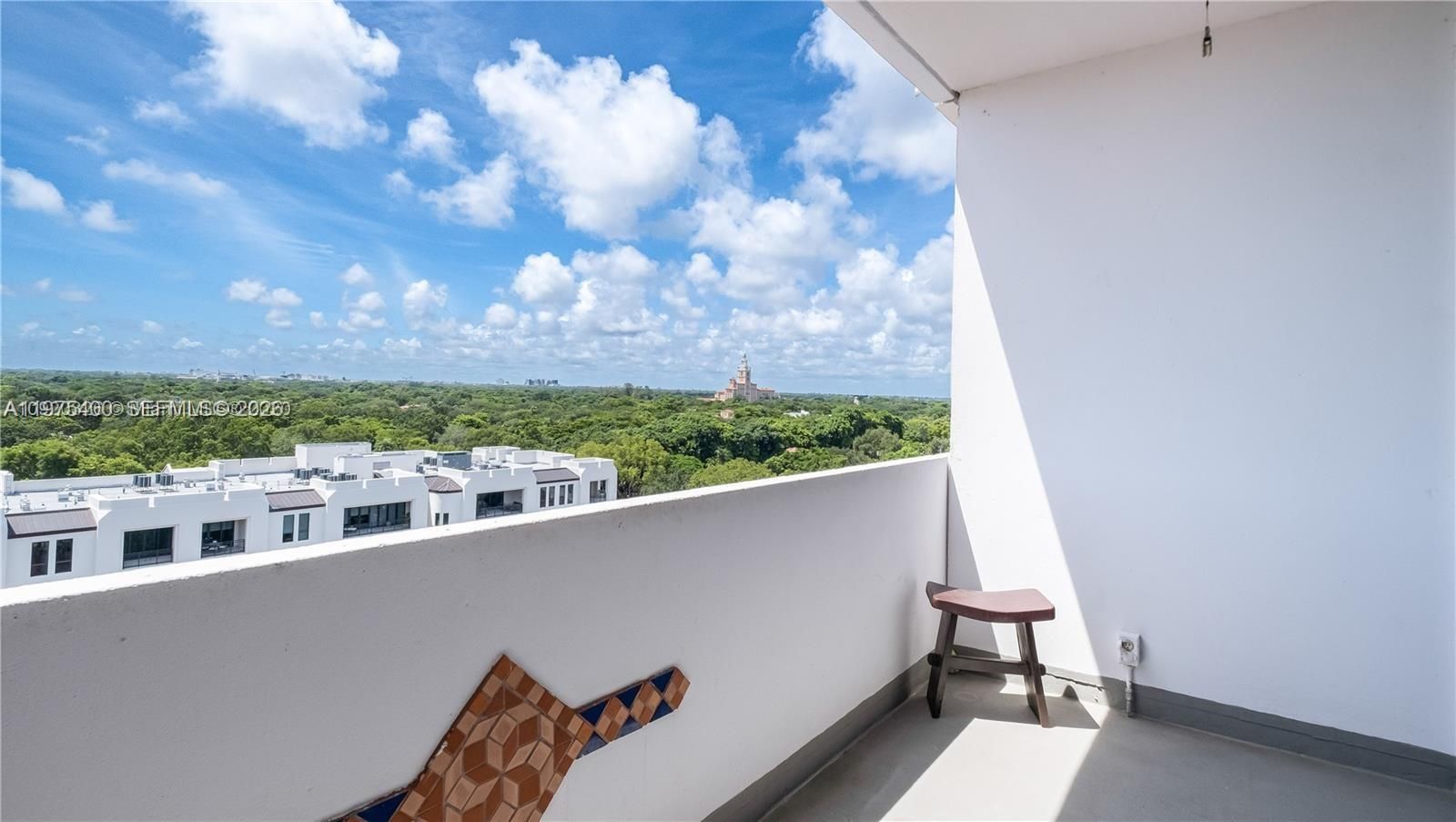 700 Biltmore Way 1008