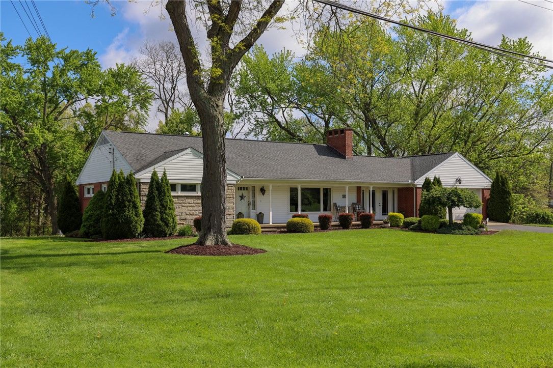 3689 Ridgewood Dr.