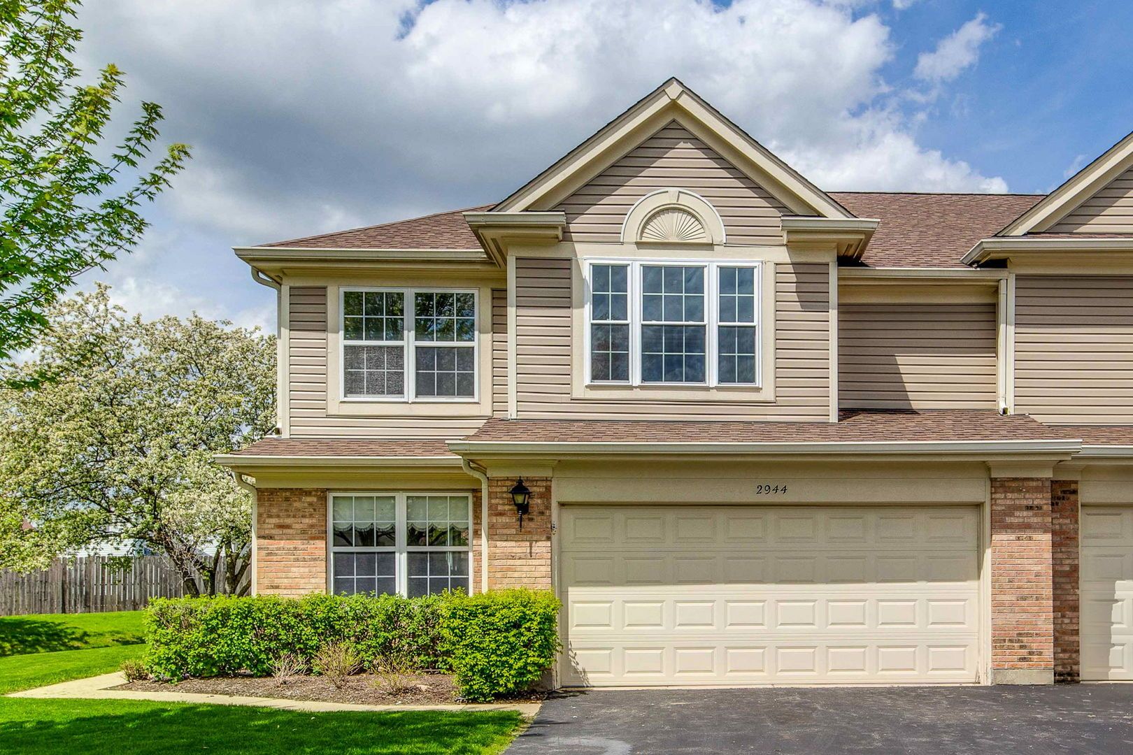 2944 Oak Court 2944