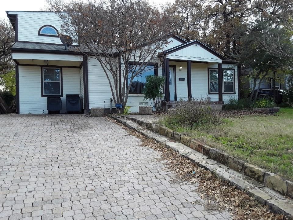 2221 Sturges Drive