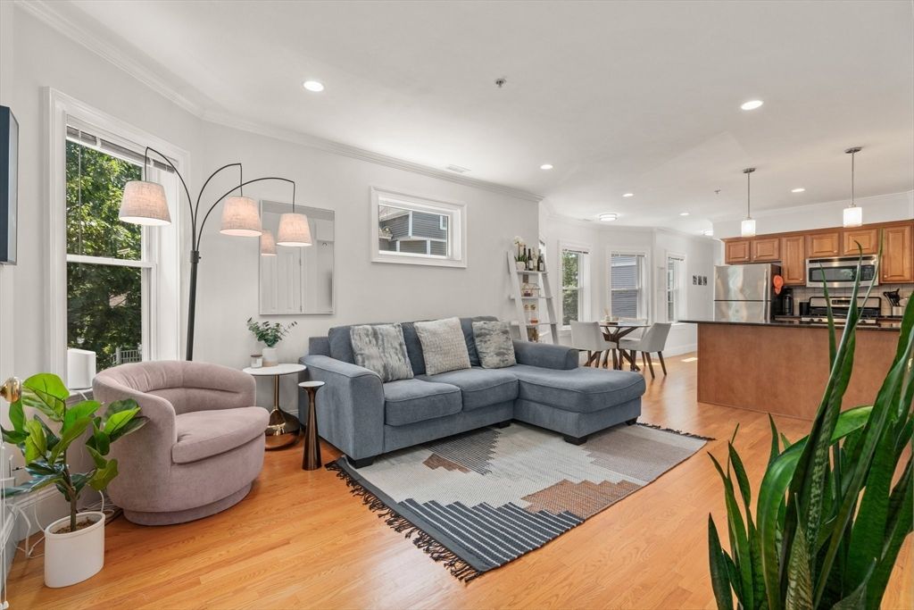 17 Robbins Street 2-2