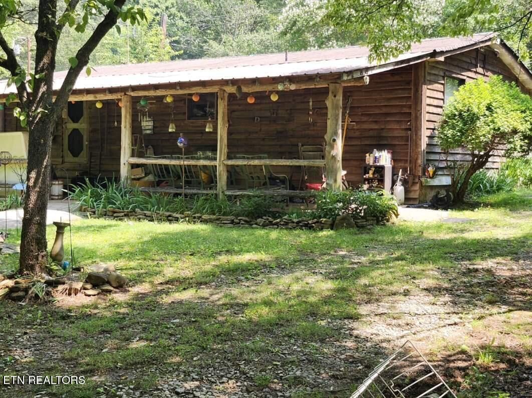 318 Red Bud Lane