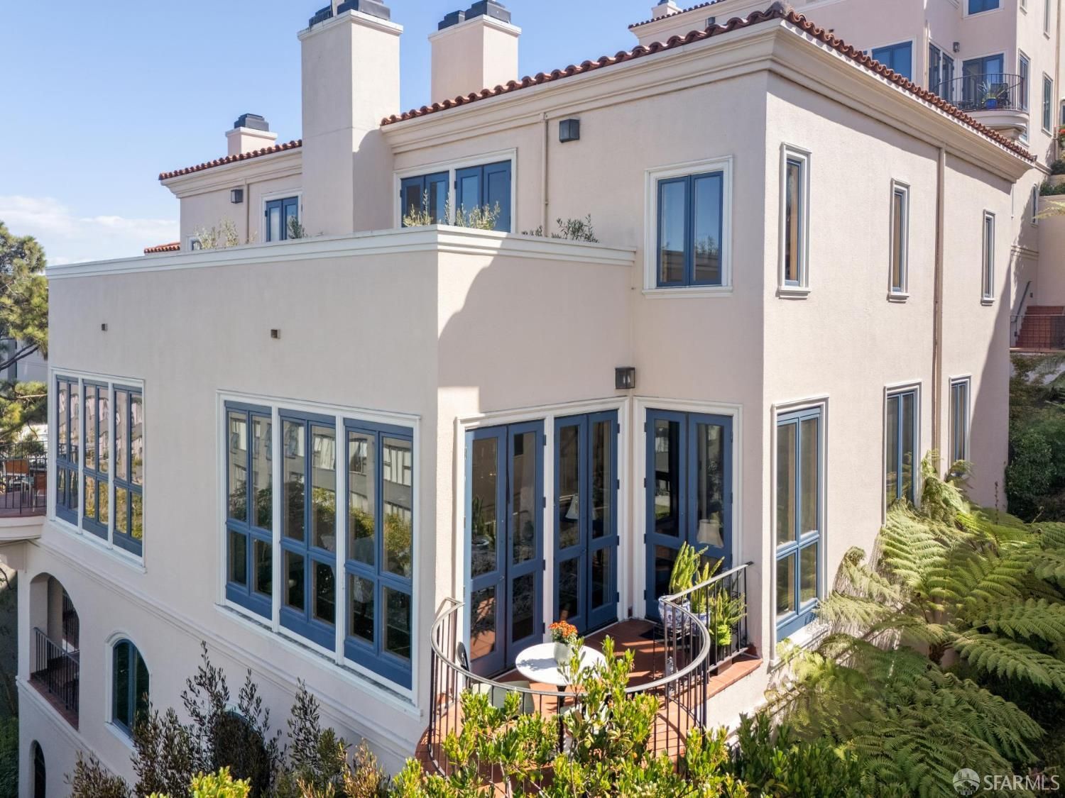 165 Francisco Street 11