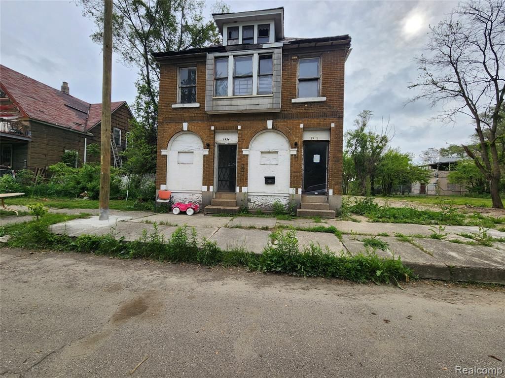 5932 Dubois Street
