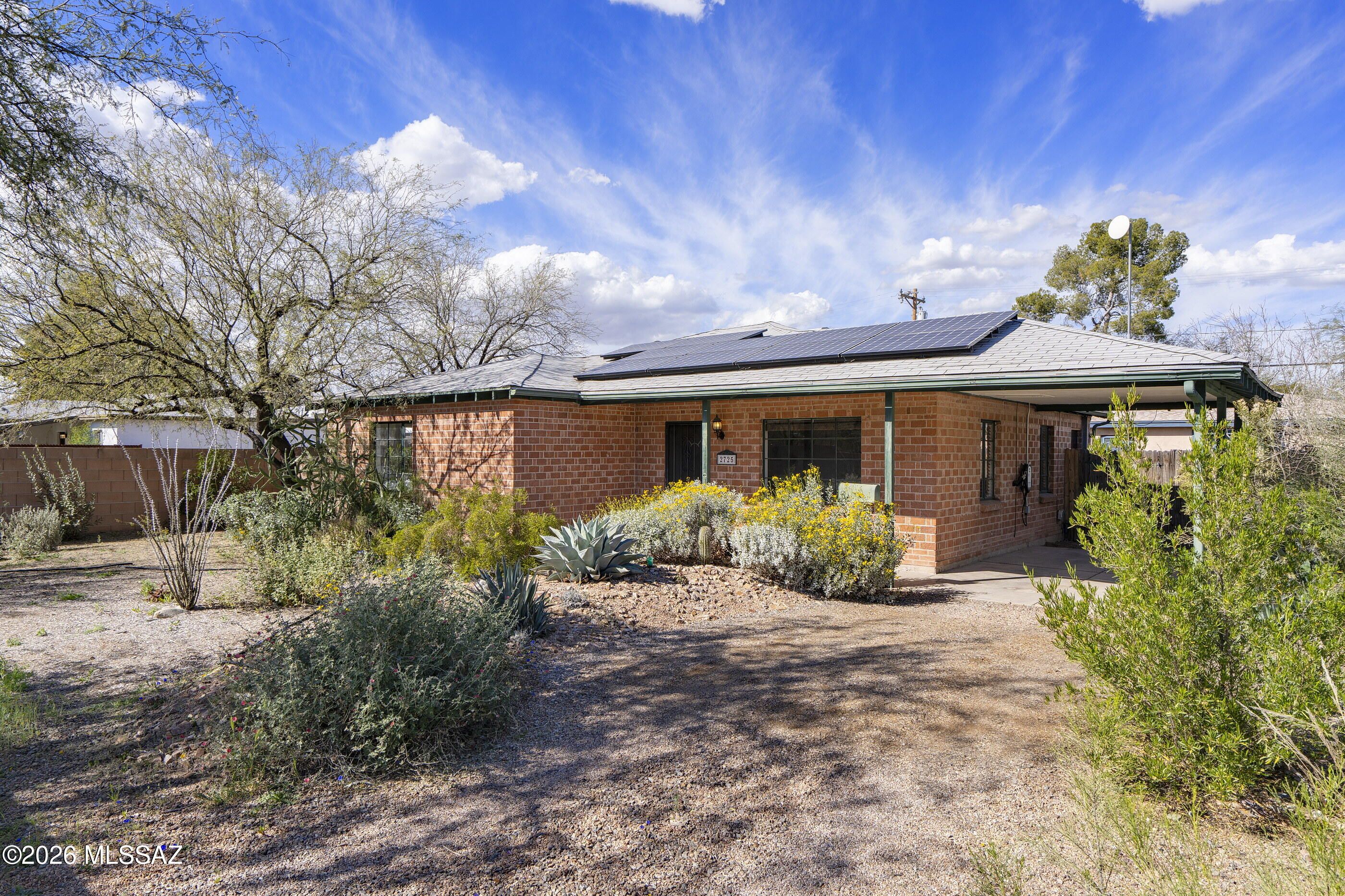 2725 E Glenn Street