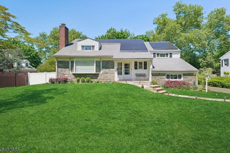 215 Exeter Way