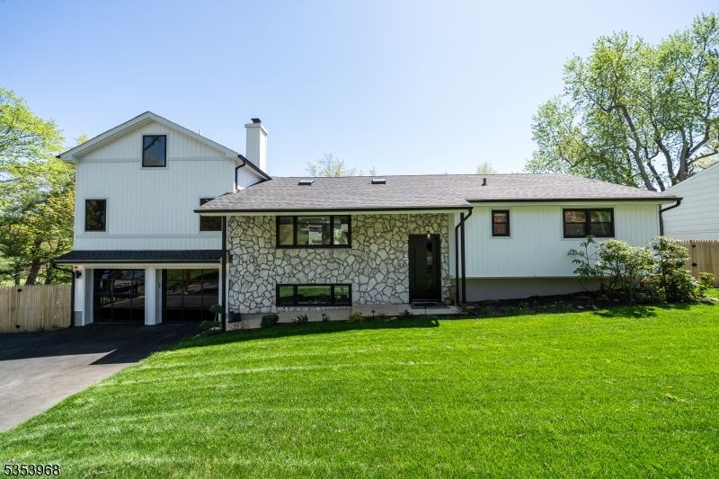 8 Rand Dr