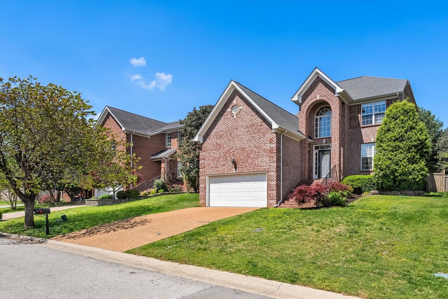 613 Palisades Ct