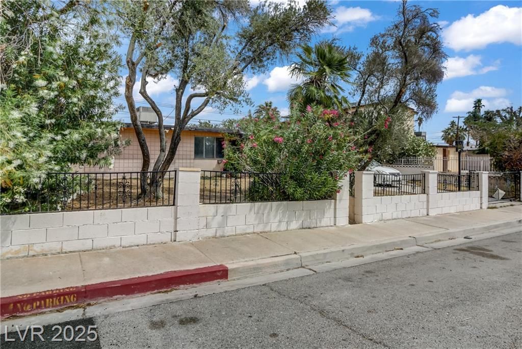 1674 Palma Vista Avenue