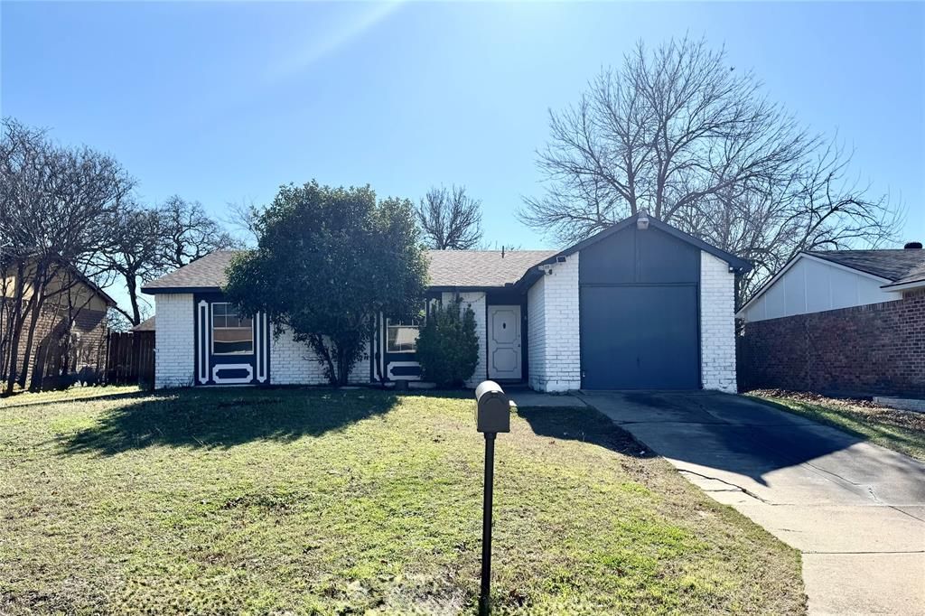 7024 Greenview Circle N