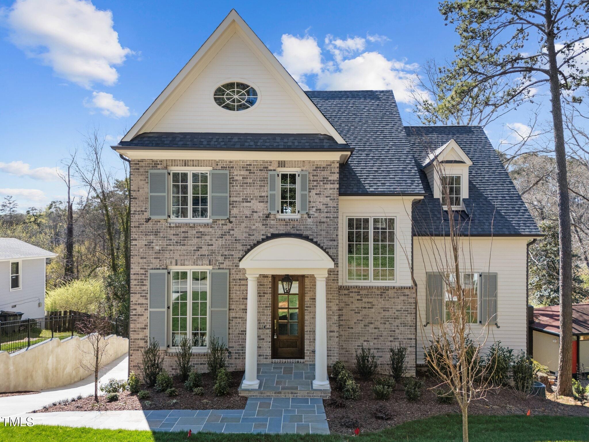 126 E Drewry Lane