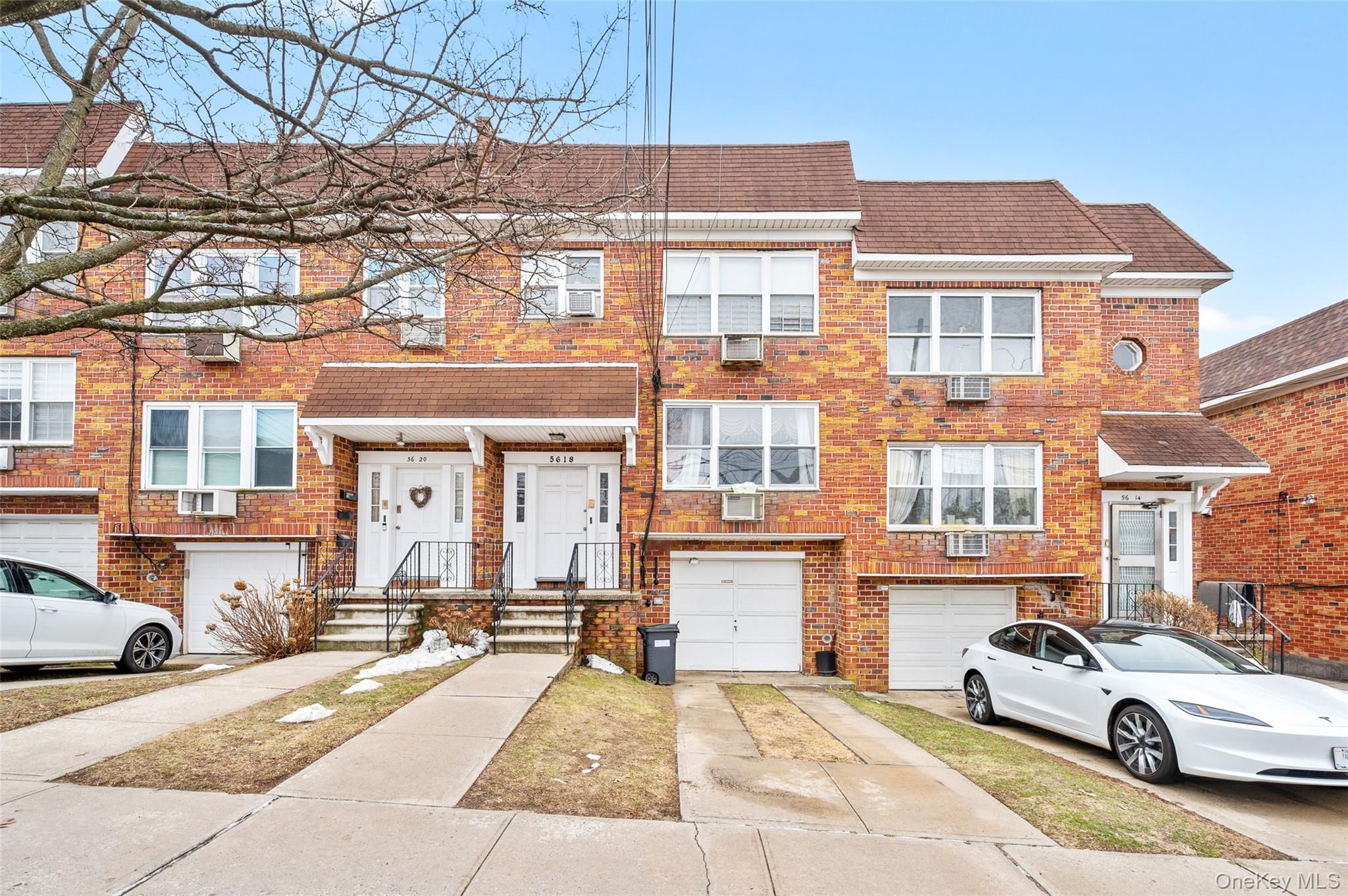 56-18 Cloverdale Boulevard