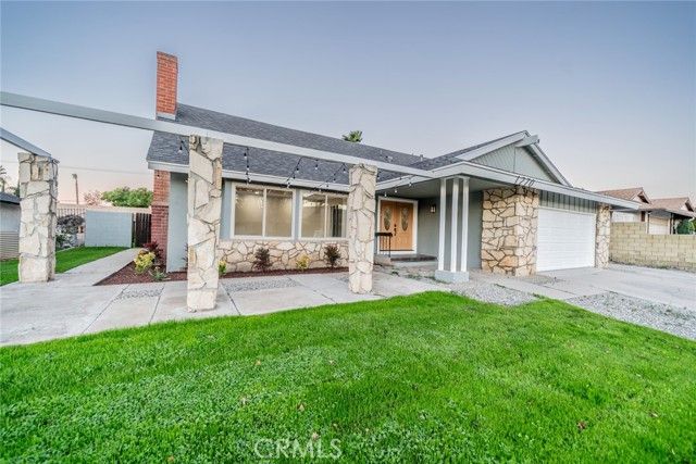 1270 N Rosalind Avenue