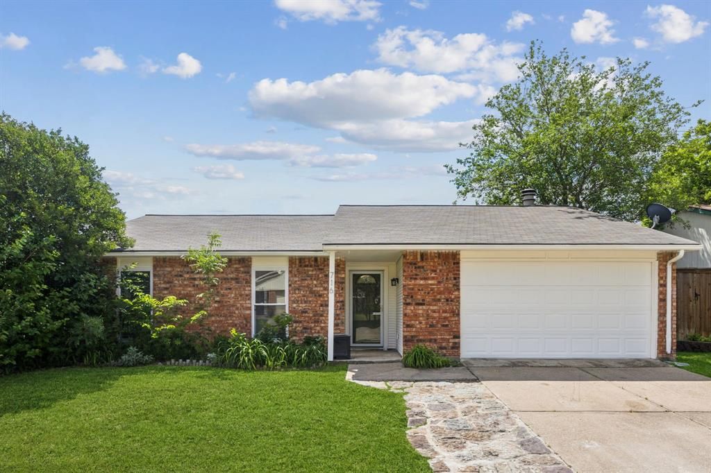 716 Roaming Road Drive
