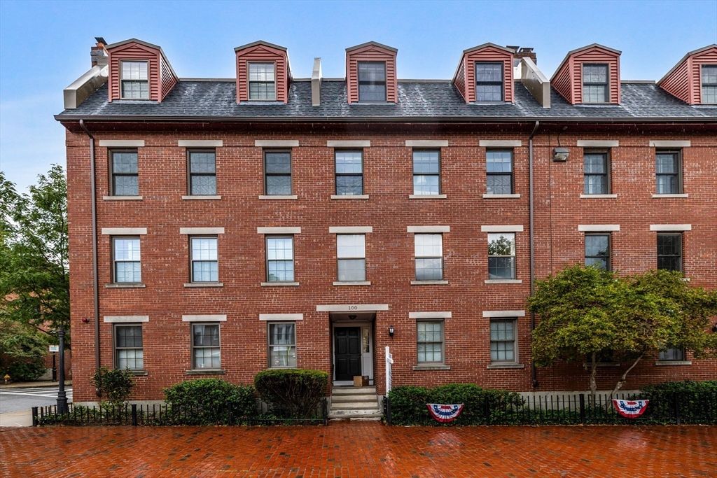 100 Main St #5