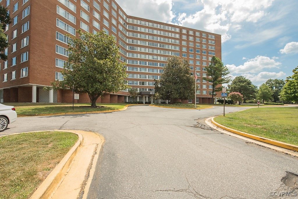 5100 Monument Avenue 804