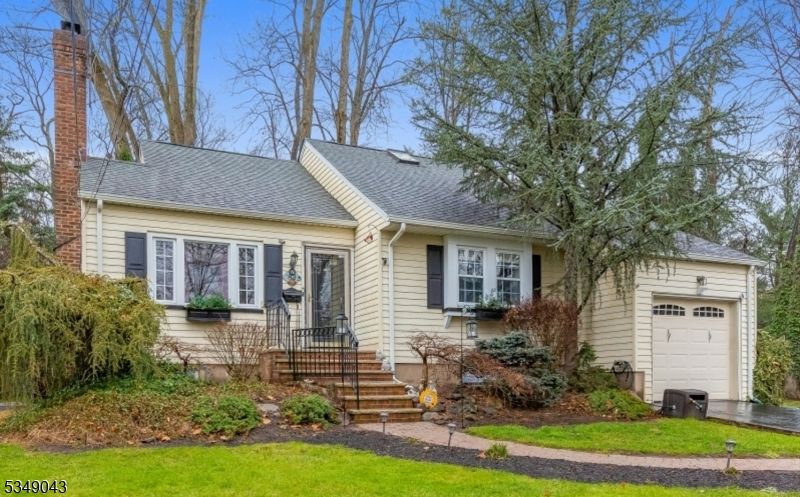 82 Temple Dr