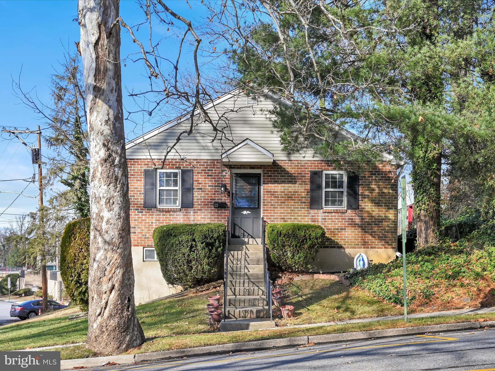 123 W Ridley Avenue