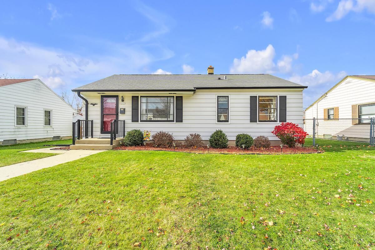 3527 North 97th Place