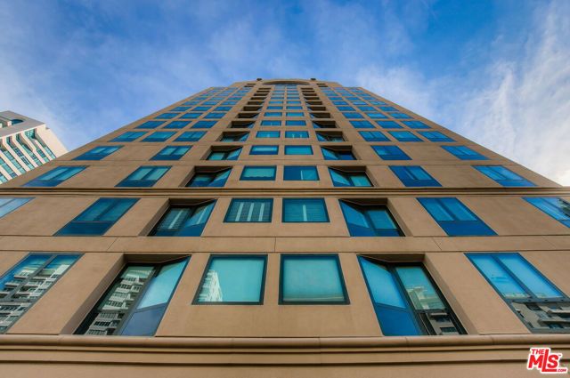 10520 Wilshire Boulevard 905