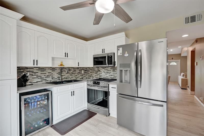 11103 Nw 37th St