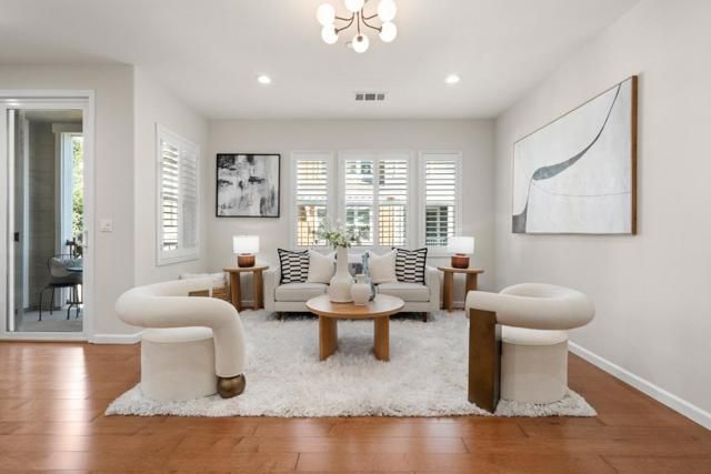 104 N Hummingbird Lane