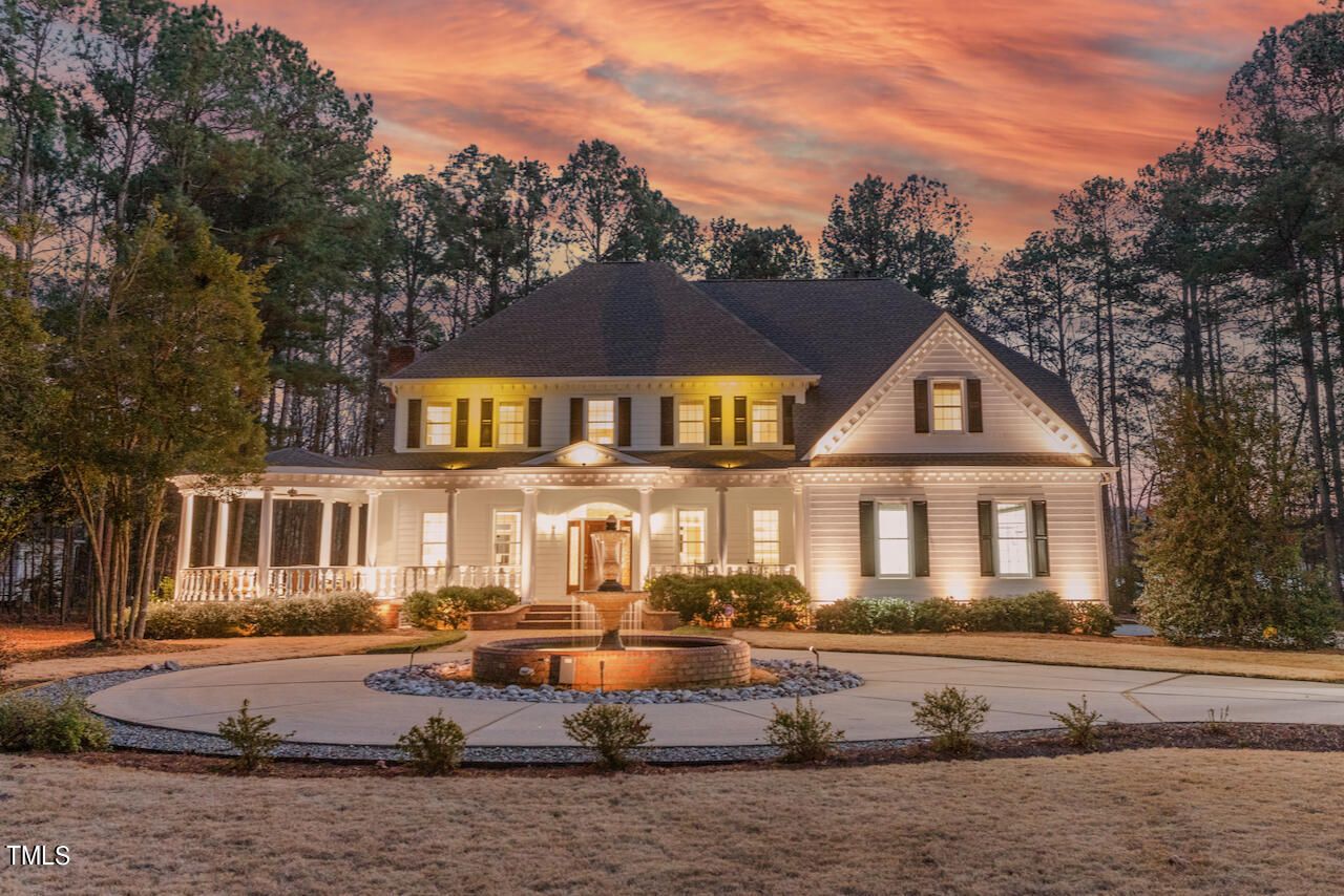 5313 Moonflower Court