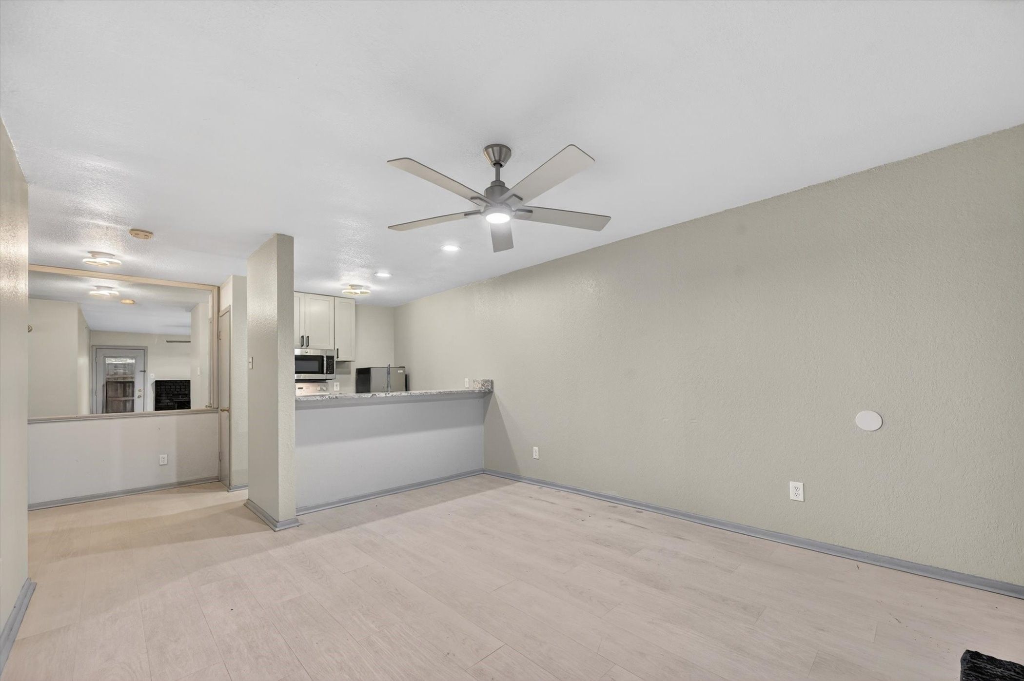 1810 N Garrett Avenue 124