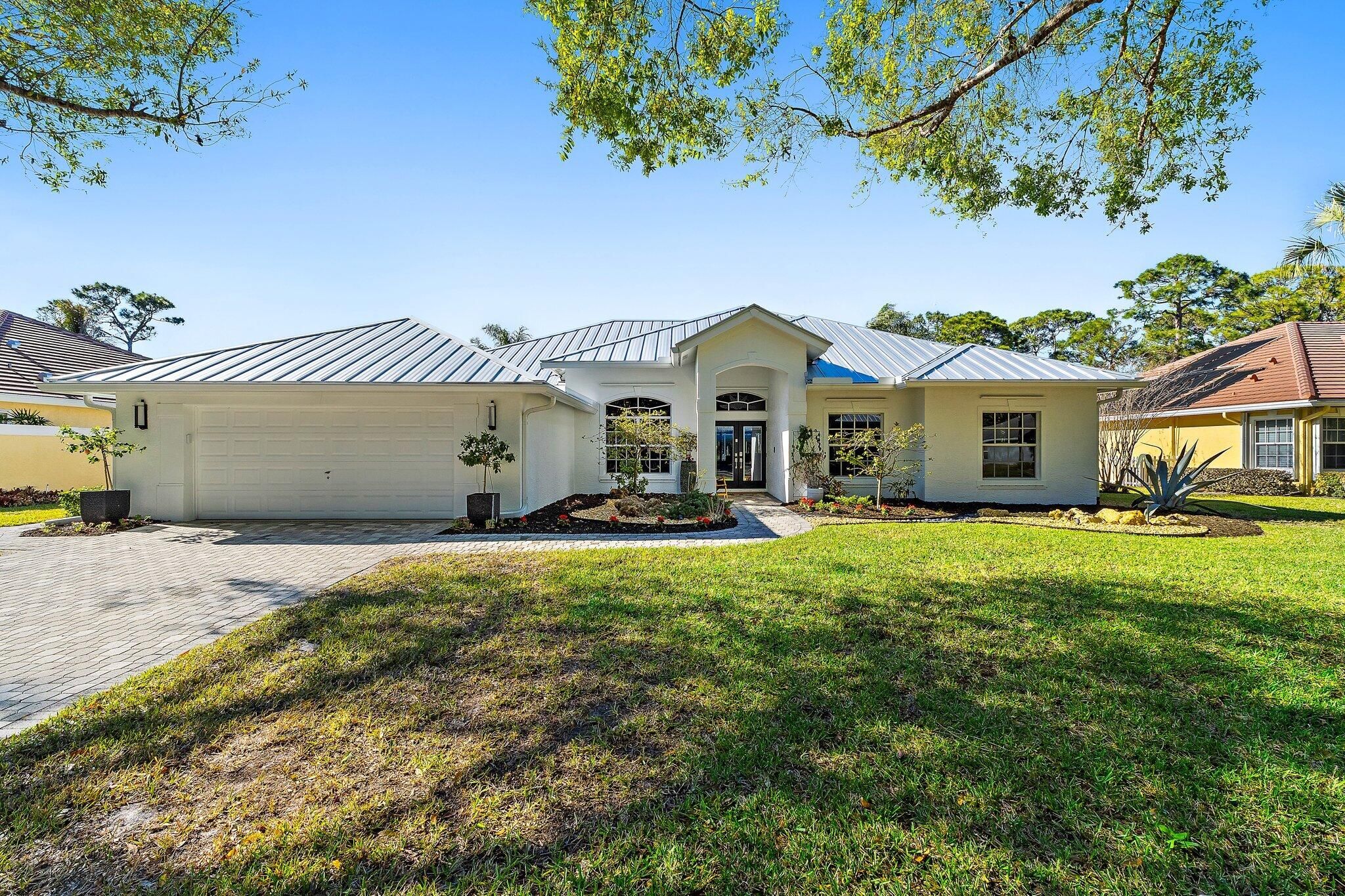 8888 Sw Fishermans Wharf Drive