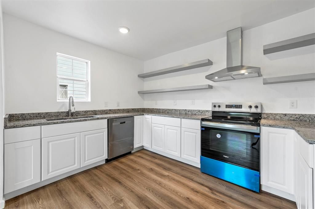 504 E Robert Street