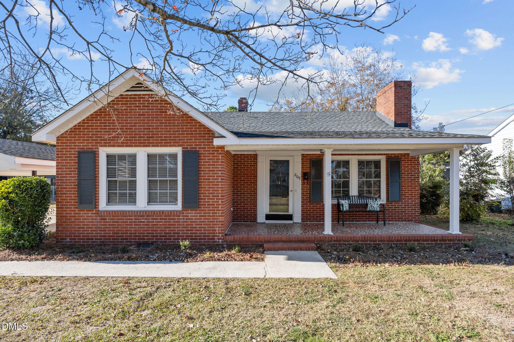 209 N Watauga Avenue