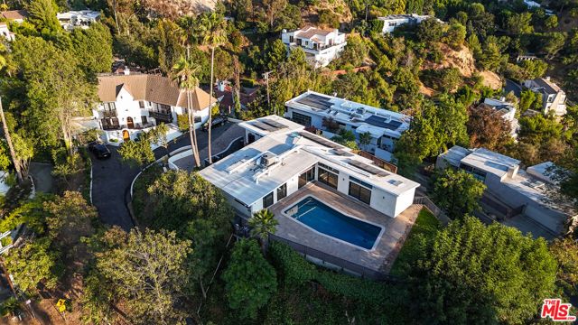 2740 Nichols Canyon Road