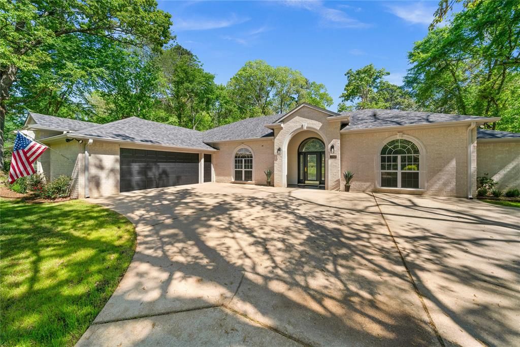 1804 W Lake Drive