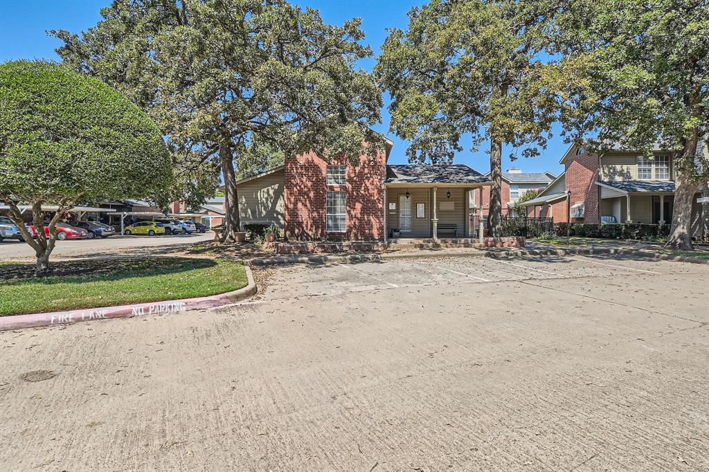 1424 Meadowood Village Drive