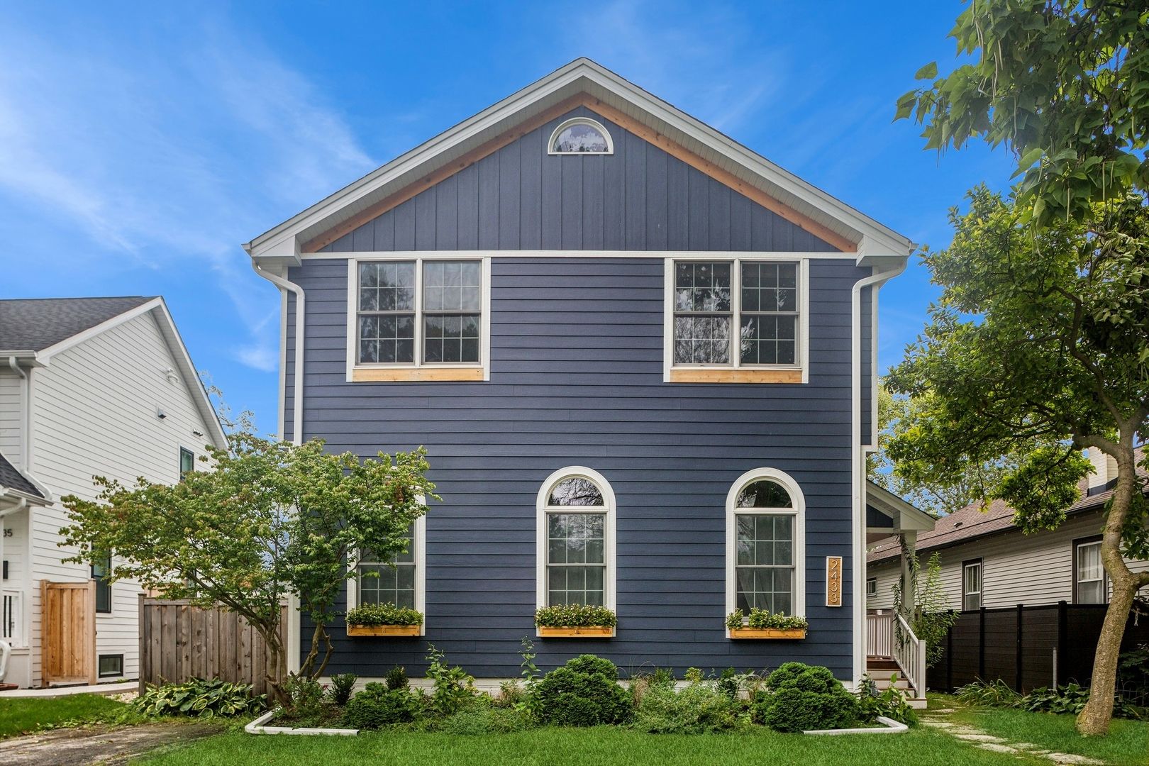 2433 Cowper Avenue